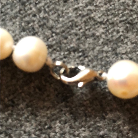 Authentic Pearl Necklace & Bracelet Set - Picture 4 of 4